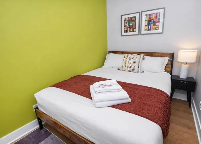 Apartment Modern 3br Downtown Near Loyola & Lakefront